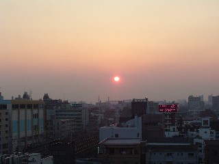 都会の夕日