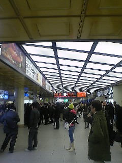 市営地下鉄三ノ宮駅am8:40